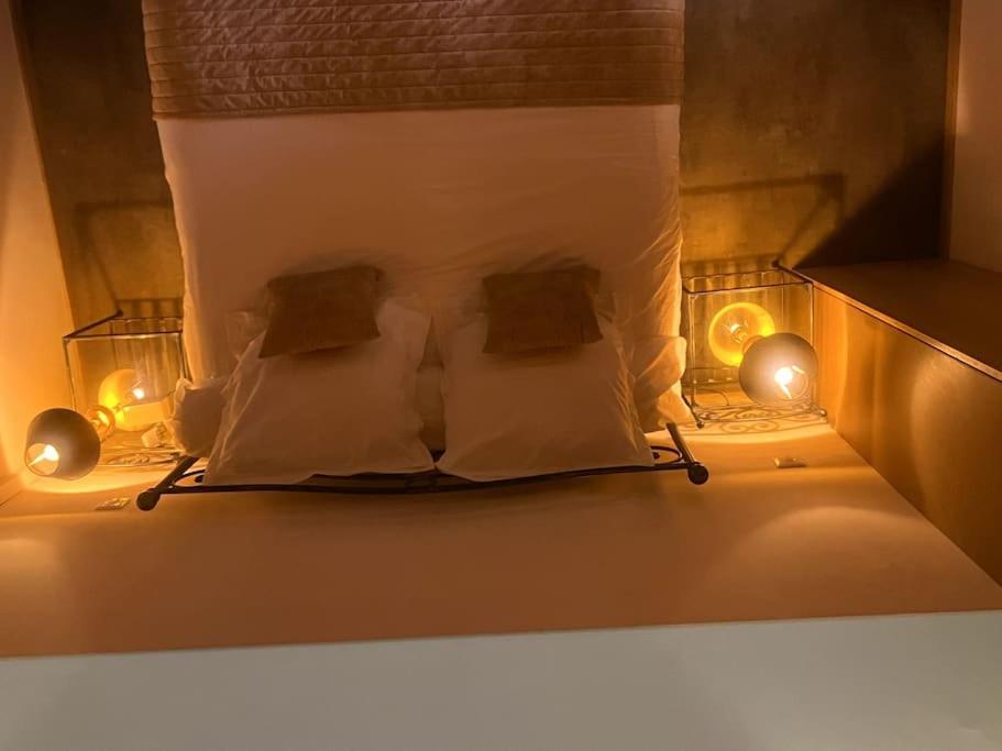 Gite De Charme 5 Etoiles Pour Couple Avec Sauna Et Jacuzzi Exterieurs Privatifs Peaugres Exterior foto