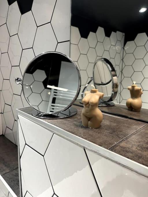 Gite De Charme 5 Etoiles Pour Couple Avec Sauna Et Jacuzzi Exterieurs Privatifs Peaugres Exterior foto