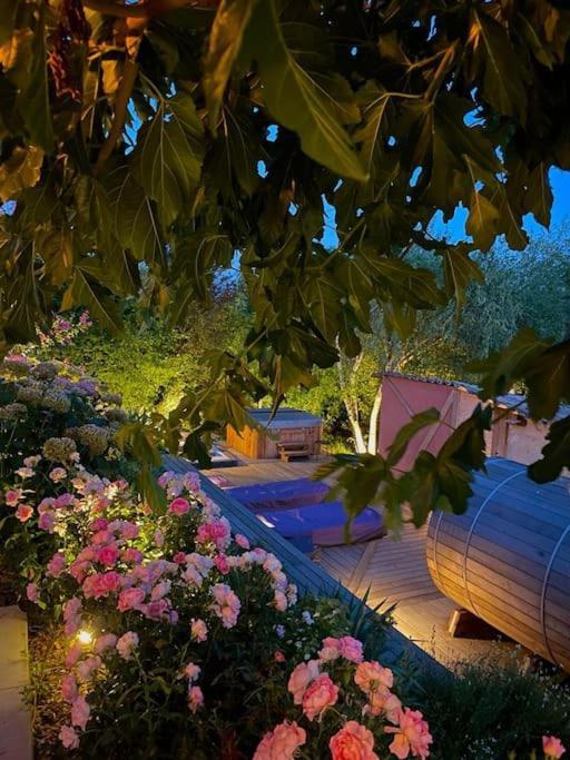Gite De Charme 5 Etoiles Pour Couple Avec Sauna Et Jacuzzi Exterieurs Privatifs Peaugres Exterior foto