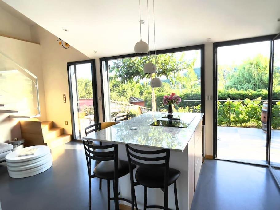 Gite De Charme 5 Etoiles Pour Couple Avec Sauna Et Jacuzzi Exterieurs Privatifs Peaugres Exterior foto