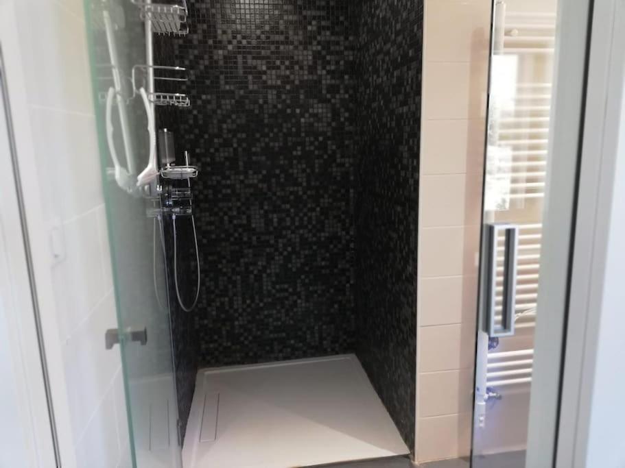 Gite De Charme 5 Etoiles Pour Couple Avec Sauna Et Jacuzzi Exterieurs Privatifs Peaugres Exterior foto