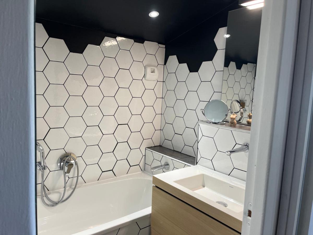 Gite De Charme 5 Etoiles Pour Couple Avec Sauna Et Jacuzzi Exterieurs Privatifs Peaugres Exterior foto