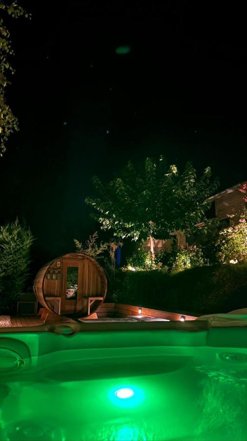 Gite De Charme 5 Etoiles Pour Couple Avec Sauna Et Jacuzzi Exterieurs Privatifs Peaugres Exterior foto